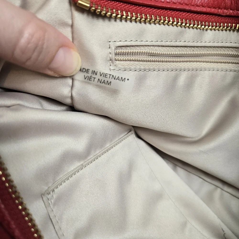 COACH Taylor Red Leather Zipper Closure Small Handbag bag. No Long‎ Strap